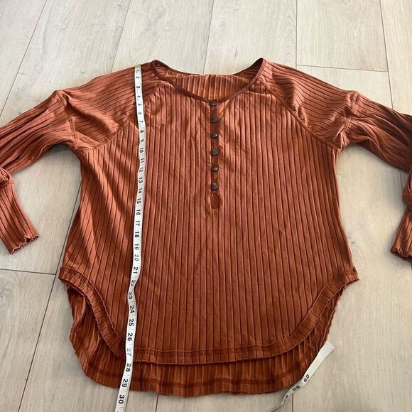 Free People Bella Layer Top size m - Picture 2 of 9